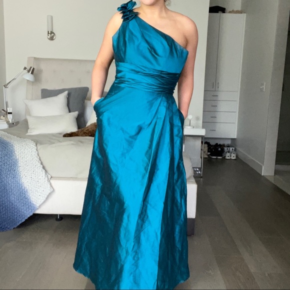 Alvina Valenta Dresses & Skirts - One Shoulder Pocket Dress